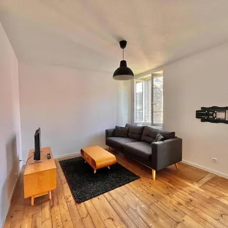 Appartement Pratique Et Confortable *