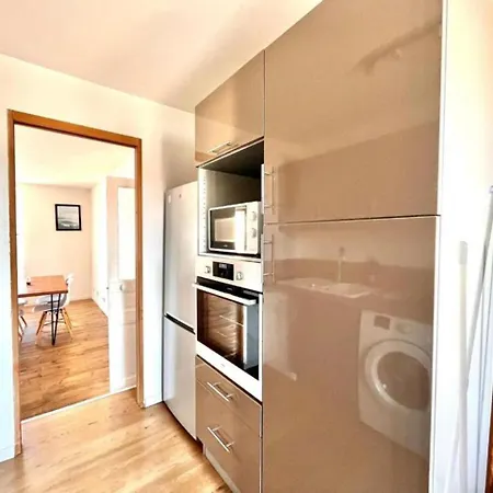 Appartement Pratique Et Confortable *